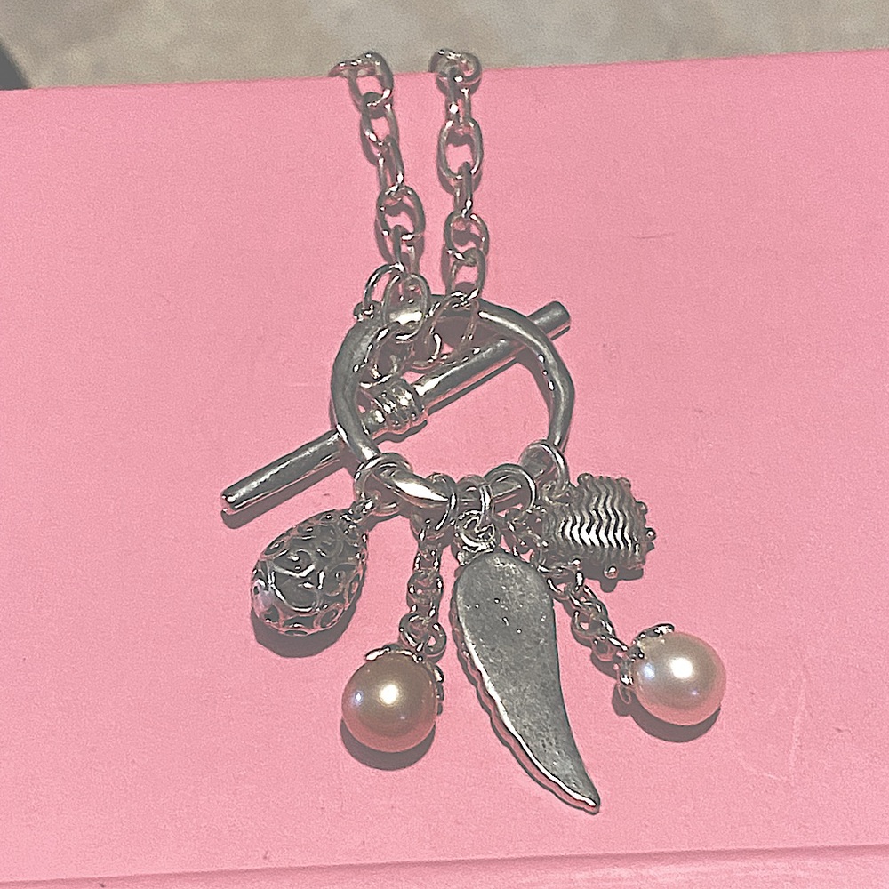 Vantel pearls, good for making your outfit a win!!